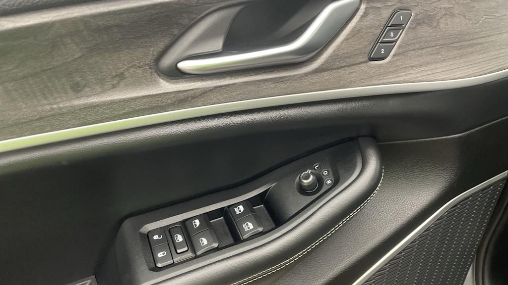 Thumbnail: 2023 Jeep Grand Cherokee - 21