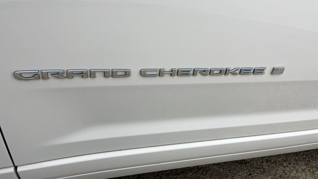 Thumbnail: 2023 Jeep Grand Cherokee - 44