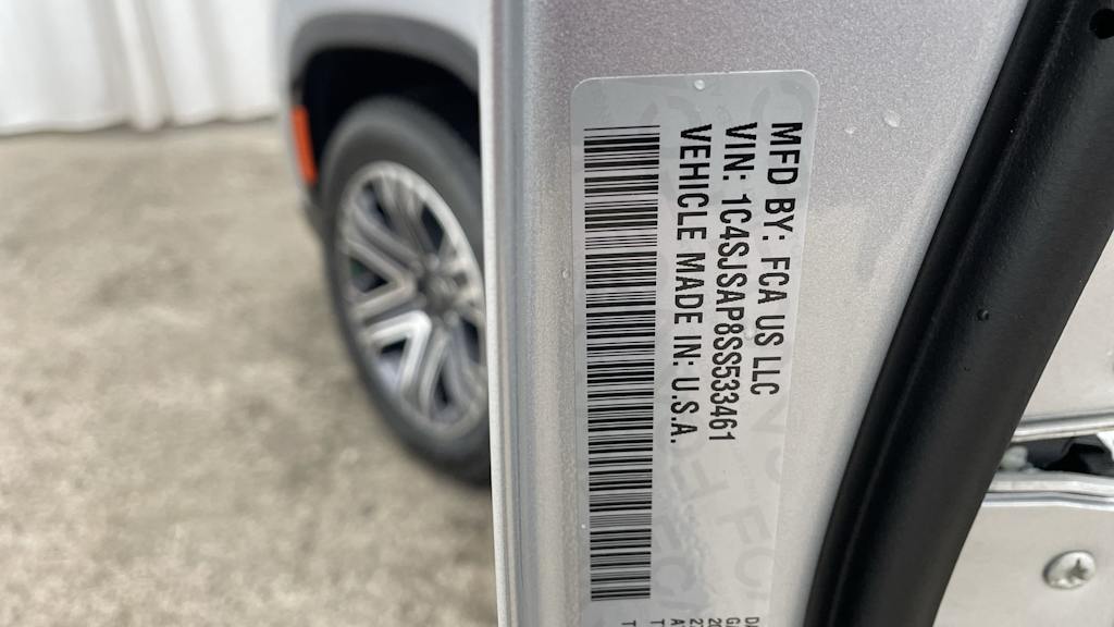 Thumbnail: 2025 Jeep Wagoneer - 16