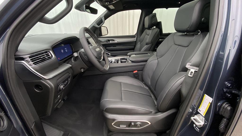 2024 Jeep Wagoneer Series II 12