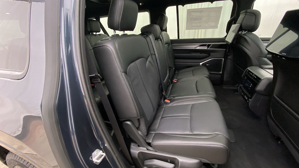 2024 Jeep Wagoneer Series II 24