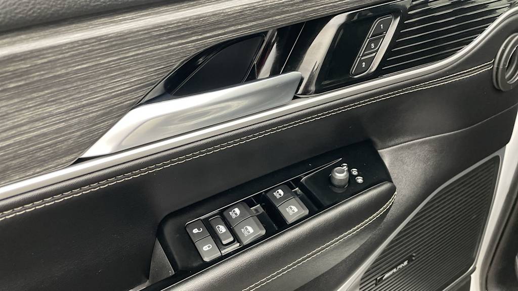 Thumbnail: 2024 Jeep Wagoneer - 21