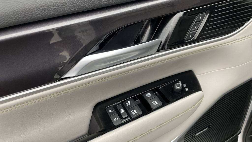 Thumbnail: 2024 Jeep Wagoneer - 19
