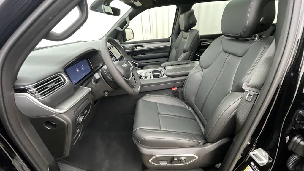 Thumbnail: 2026 Jeep Grand Wagoneer - 11