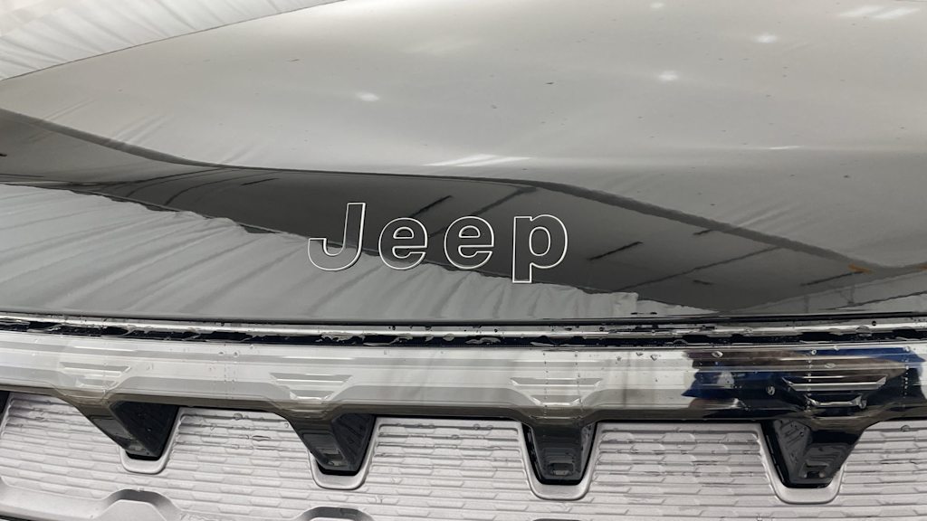Thumbnail: 2026 Jeep Grand Wagoneer - 44