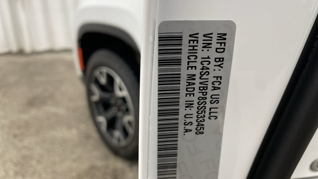 Thumbnail: 2025 Jeep Wagoneer - 19