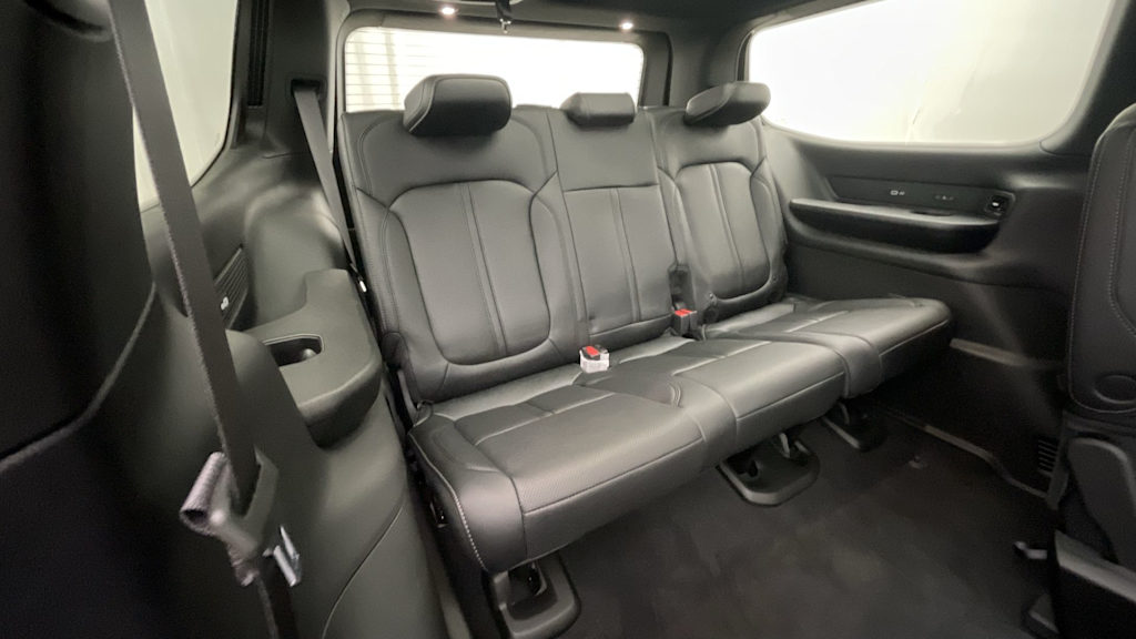 Thumbnail: 2025 Jeep Wagoneer - 24