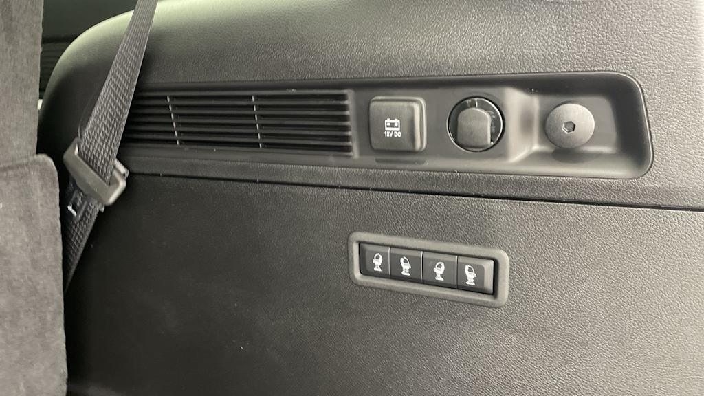 Thumbnail: 2025 Jeep Wagoneer - 38