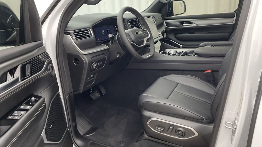 Thumbnail: 2025 Jeep Wagoneer - 10