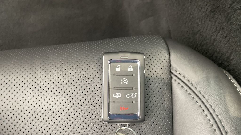 Thumbnail: 2025 Jeep Wagoneer - 18