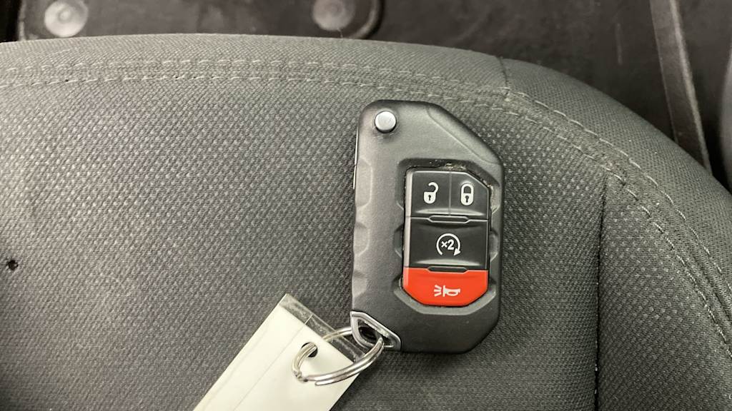 Thumbnail: 2023 Jeep Gladiator - 17