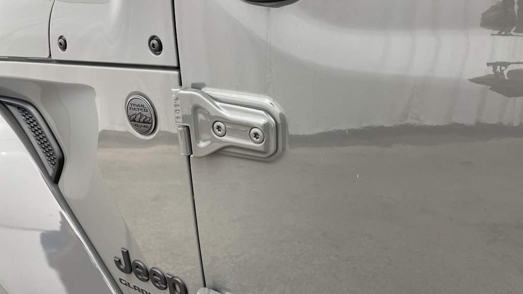 Thumbnail: 2023 Jeep Gladiator - 42