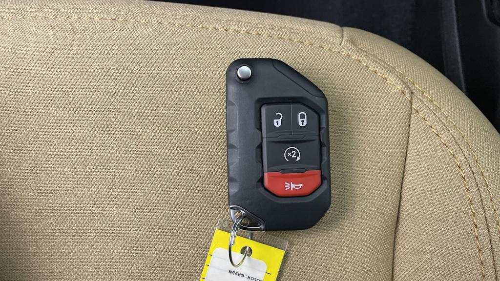 Thumbnail: 2026 Jeep Gladiator - 17