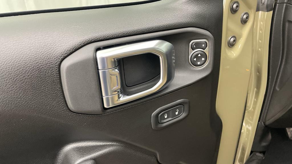 Thumbnail: 2026 Jeep Gladiator - 19