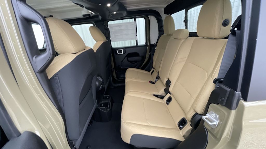 Thumbnail: 2026 Jeep Gladiator - 12