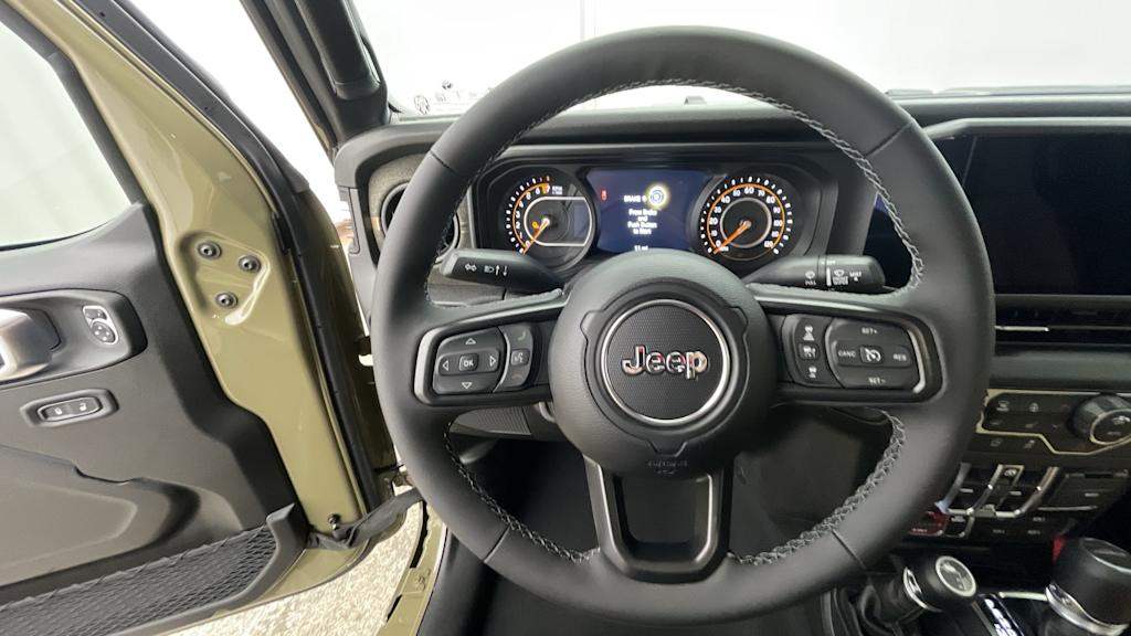 Thumbnail: 2026 Jeep Gladiator - 9