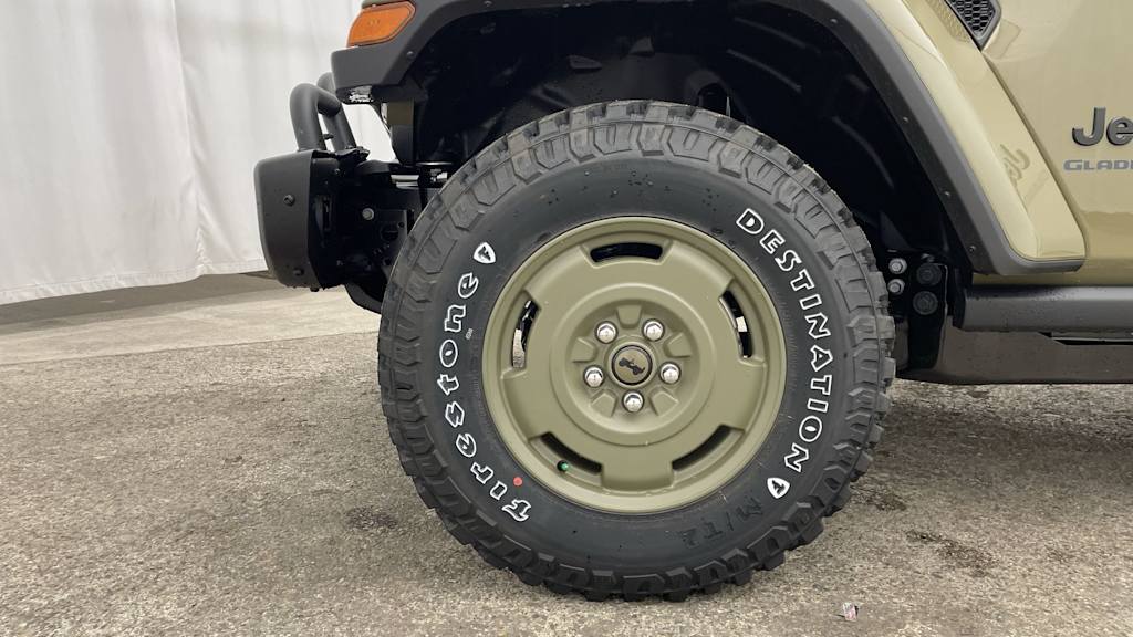 Thumbnail: 2026 Jeep Gladiator - 7