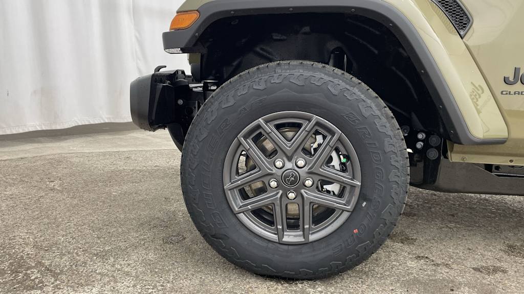 Thumbnail: 2026 Jeep Gladiator - 7