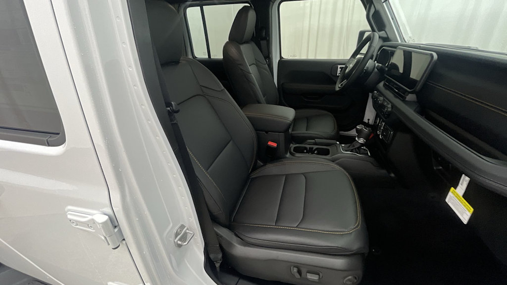 Thumbnail: 2025 Jeep Gladiator - 24