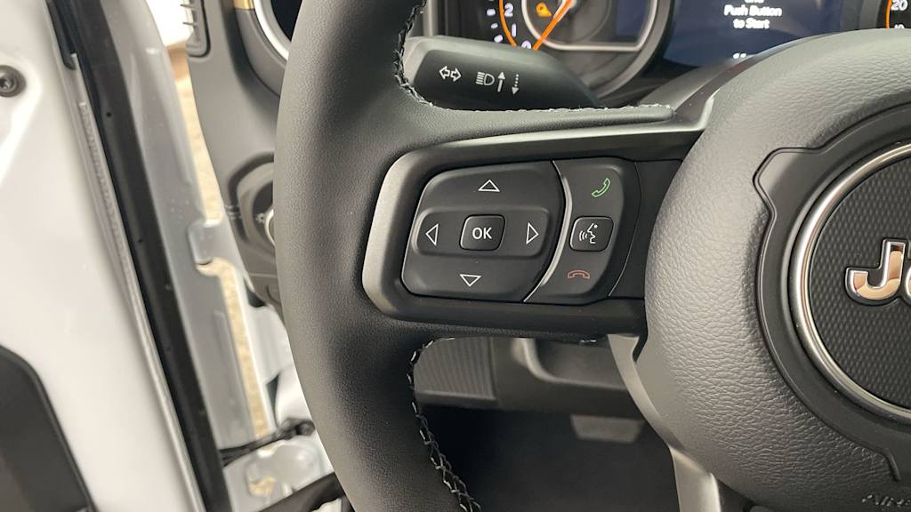 Thumbnail: 2025 Jeep Gladiator - 25