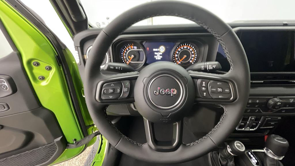 Thumbnail: 2025 Jeep Gladiator - 12