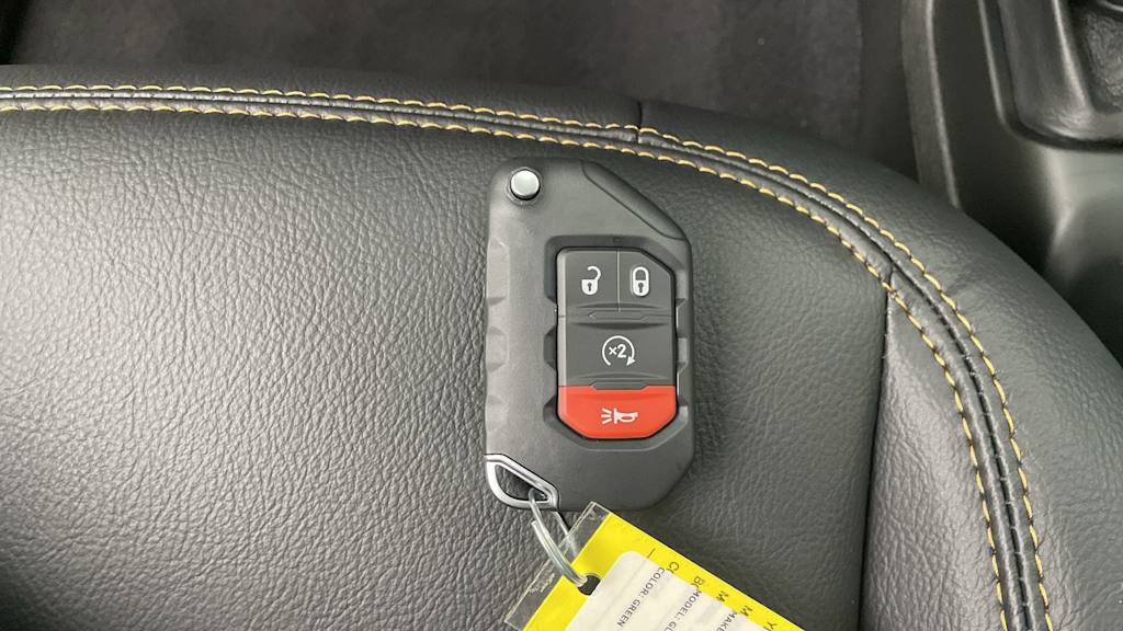 Thumbnail: 2025 Jeep Gladiator - 17