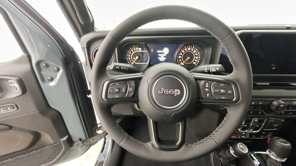 Thumbnail: 2025 Jeep Gladiator - 13
