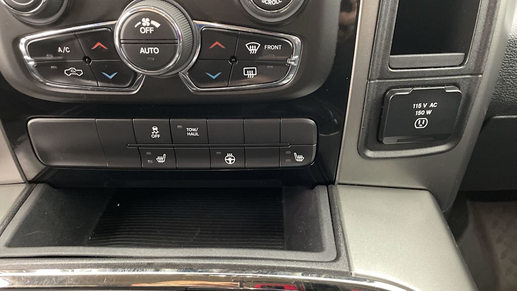 2017 RAM 1500 Sport 32
