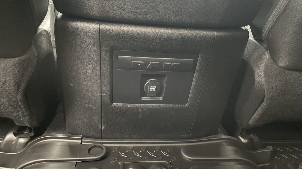 2017 RAM 1500 Sport 33