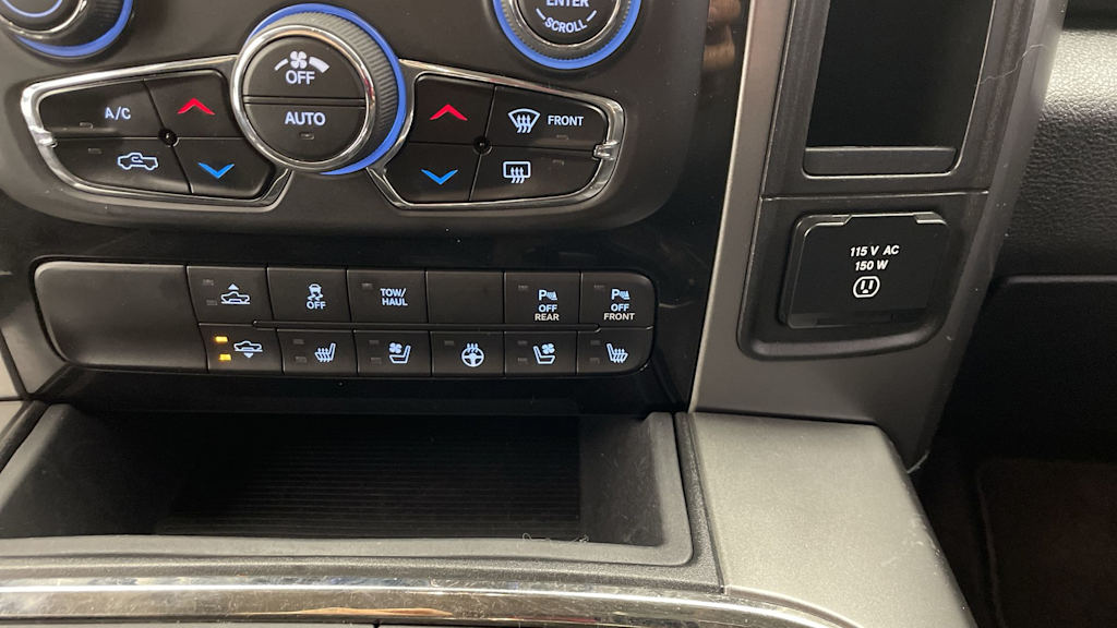 Thumbnail: 2017 RAM 1500 - 32