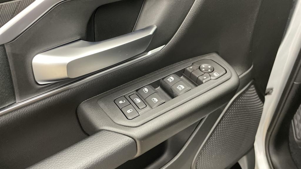 Thumbnail: 2026 RAM 1500 - 19