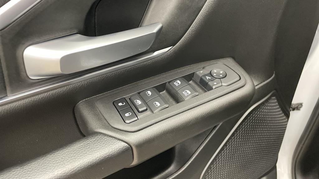 Thumbnail: 2025 RAM 1500 - 18