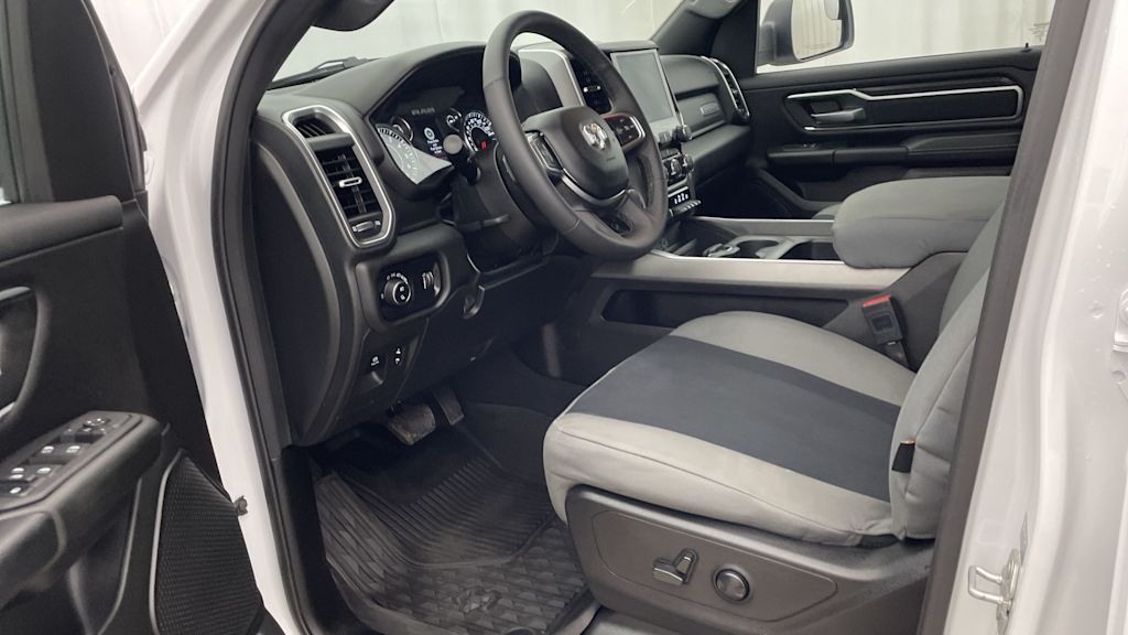 Thumbnail: 2025 RAM 1500 - 10