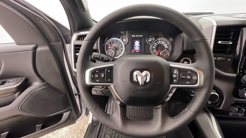 Thumbnail: 2025 RAM 1500 - 9