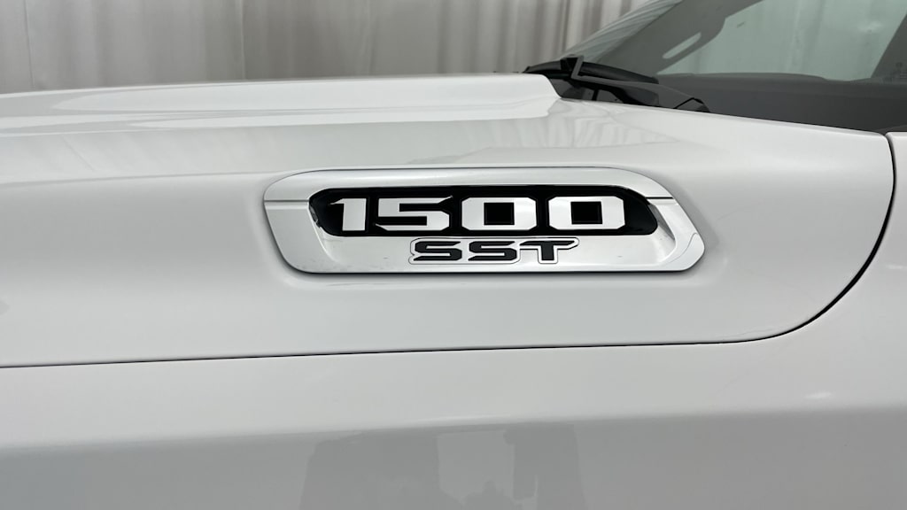Thumbnail: 2025 RAM 1500 - 40