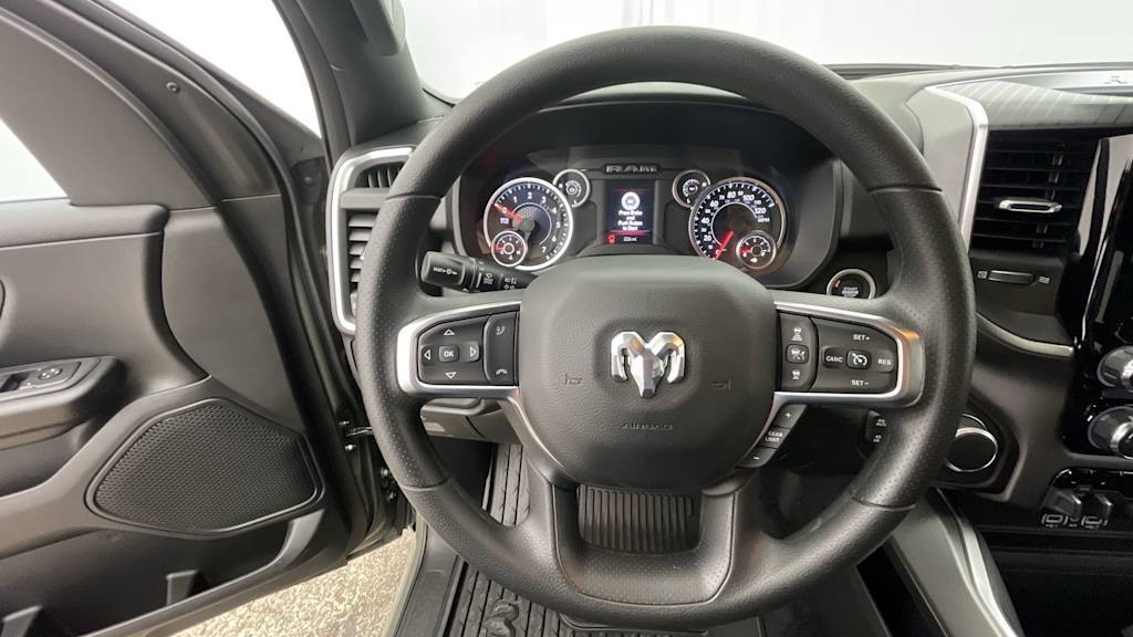 Thumbnail: 2026 RAM 1500 - 9