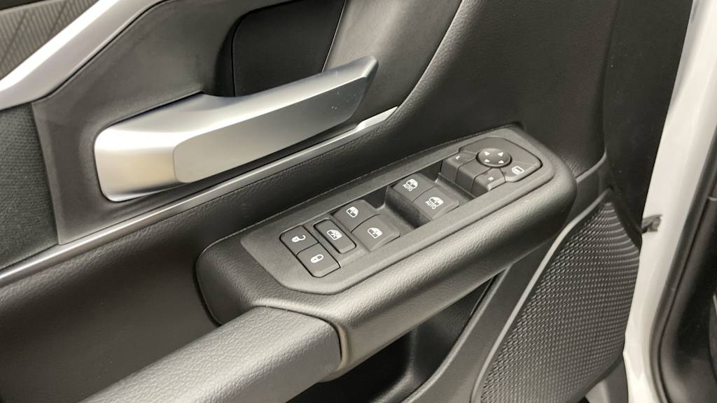 Thumbnail: 2026 RAM 1500 - 19