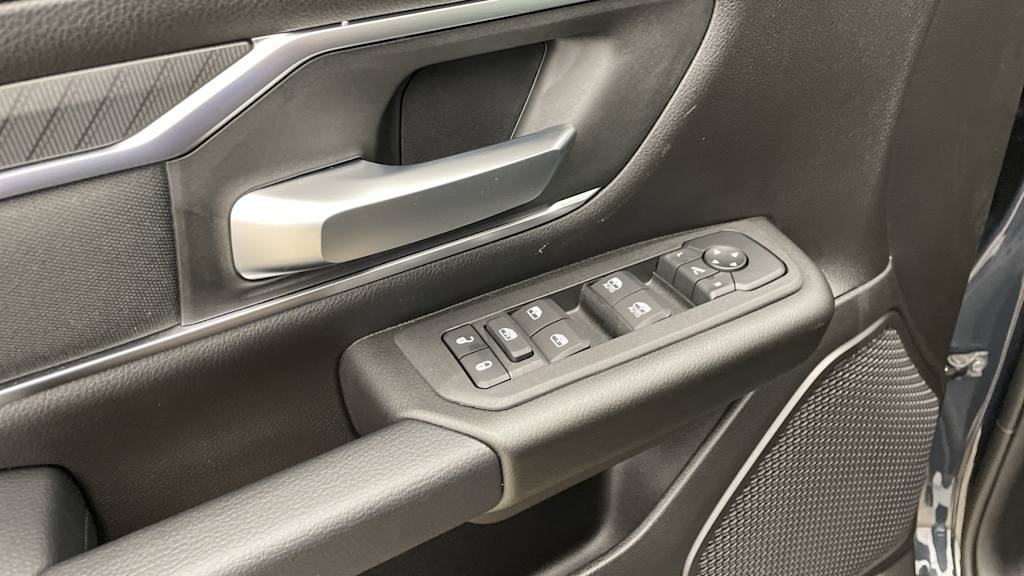 Thumbnail: 2026 RAM 1500 - 18