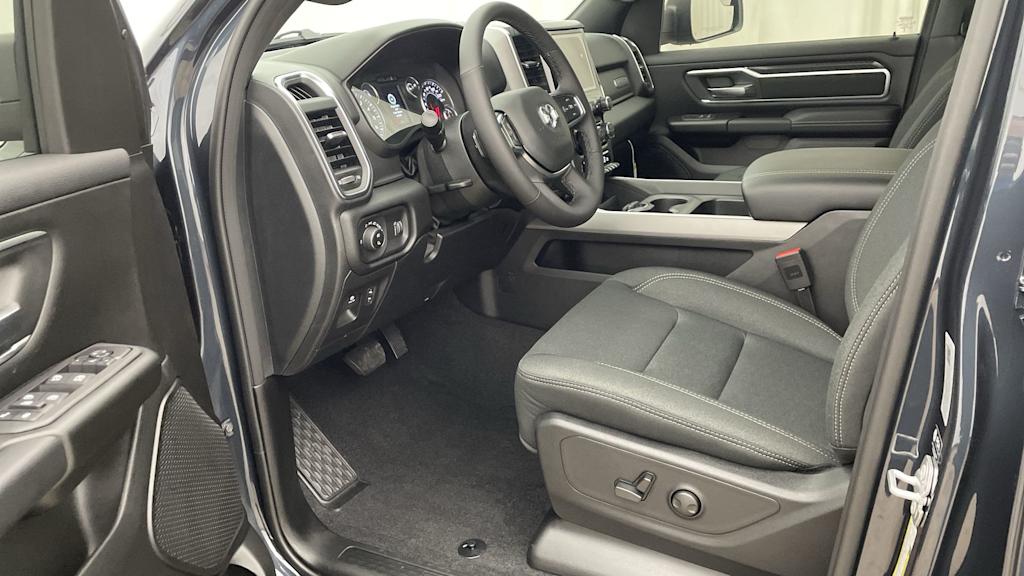 Thumbnail: 2026 RAM 1500 - 10