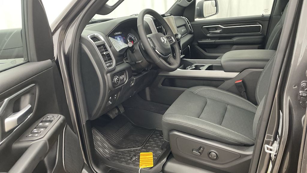 Thumbnail: 2026 RAM 1500 - 10