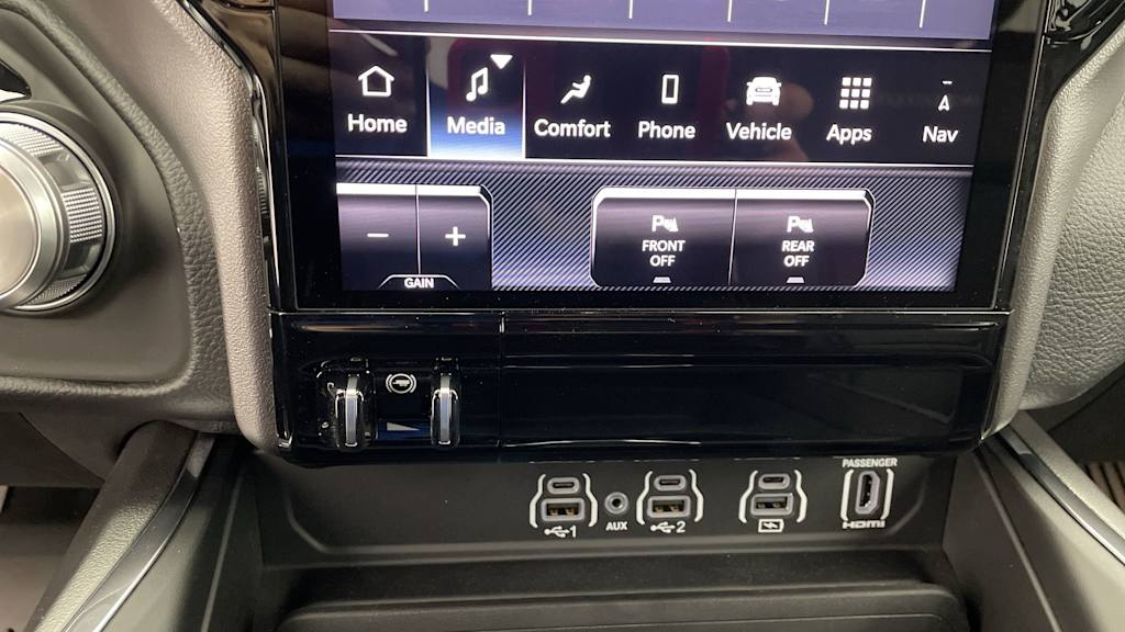 Thumbnail: 2026 RAM 1500 - 32