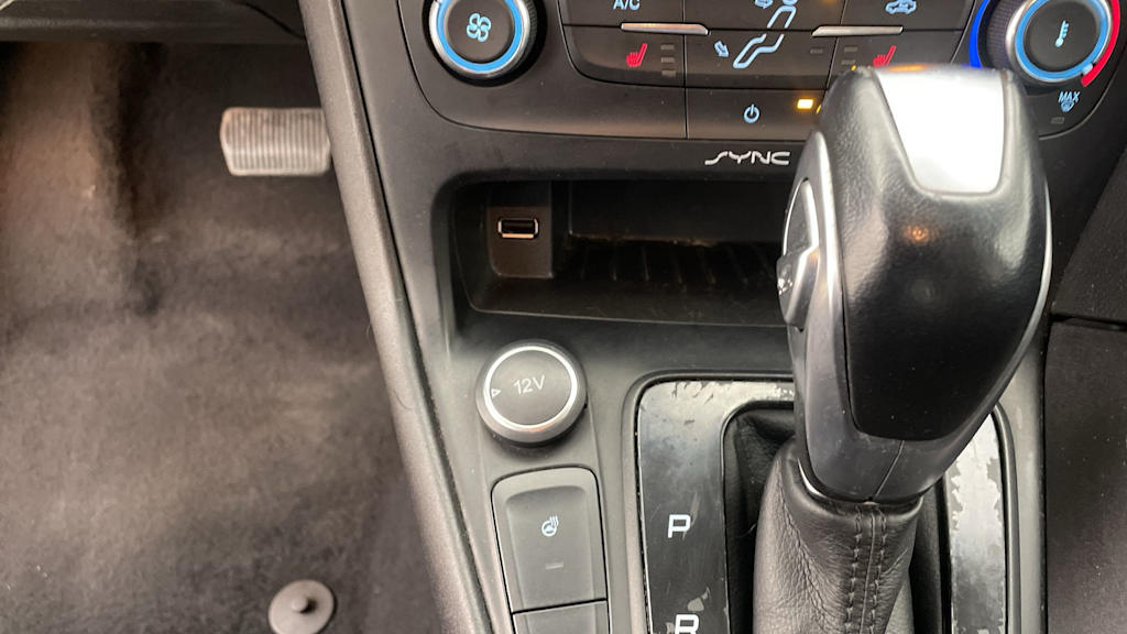 Thumbnail: 2015 Ford Focus - 28