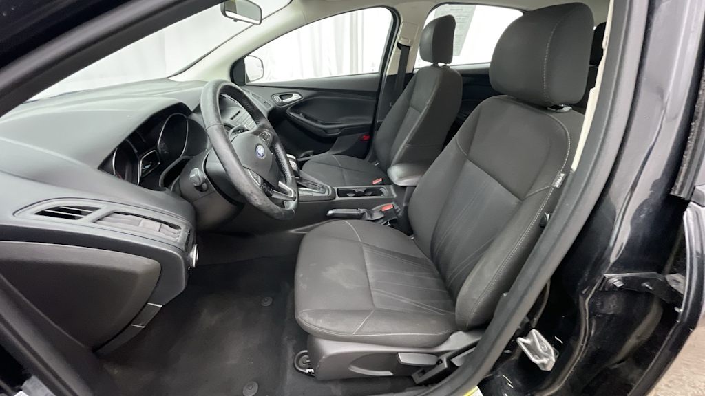 Thumbnail: 2015 Ford Focus - 11