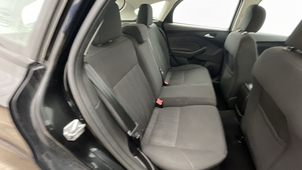 Thumbnail: 2015 Ford Focus - 21