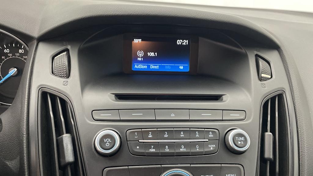 Thumbnail: 2015 Ford Focus - 27