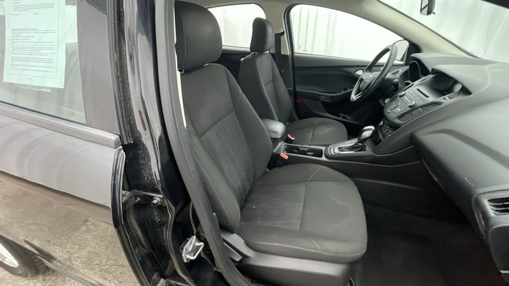 Thumbnail: 2015 Ford Focus - 22