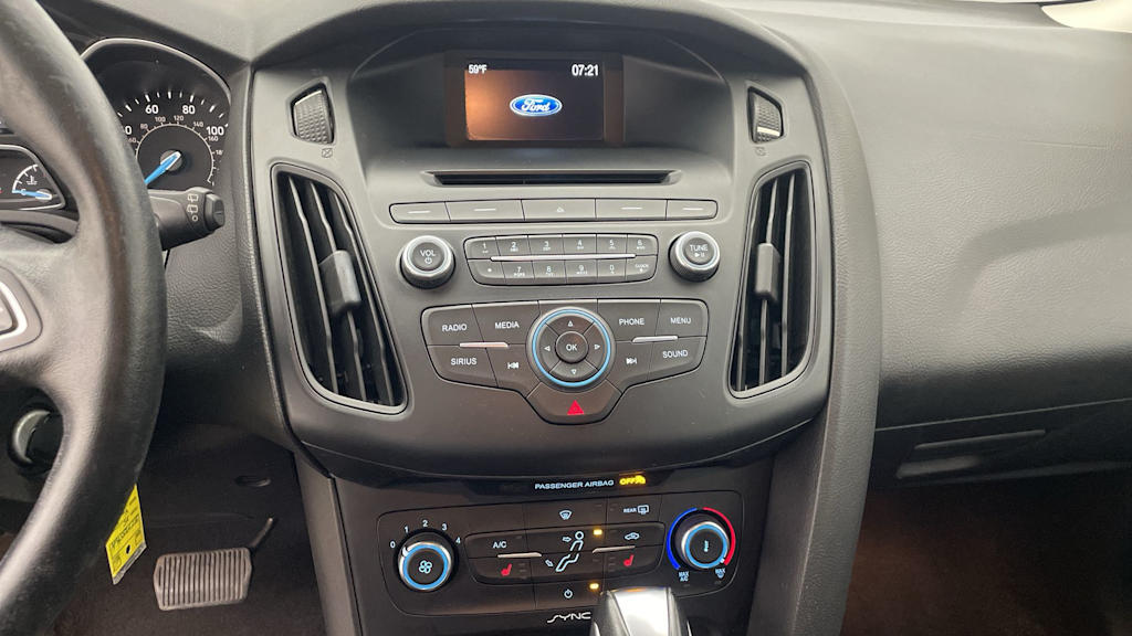 Thumbnail: 2015 Ford Focus - 26