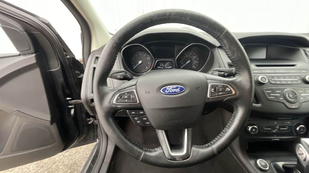 Thumbnail: 2015 Ford Focus - 9