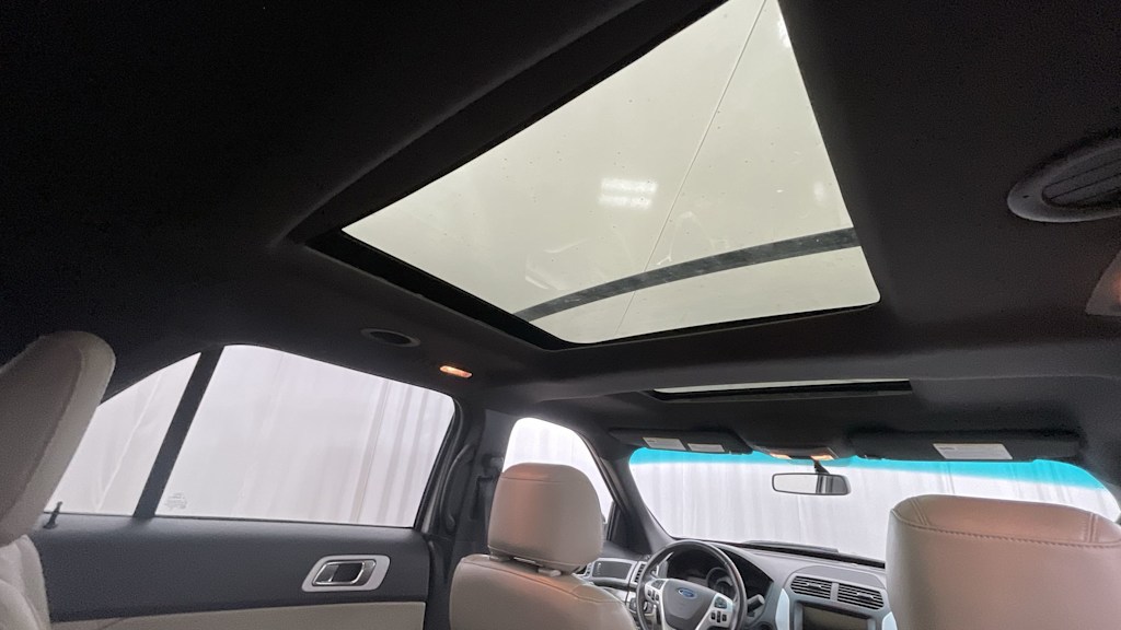 Thumbnail: 2013 Ford Explorer - 25