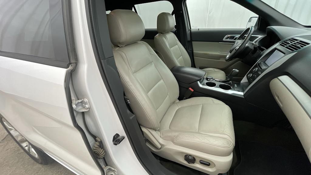 Thumbnail: 2013 Ford Explorer - 26